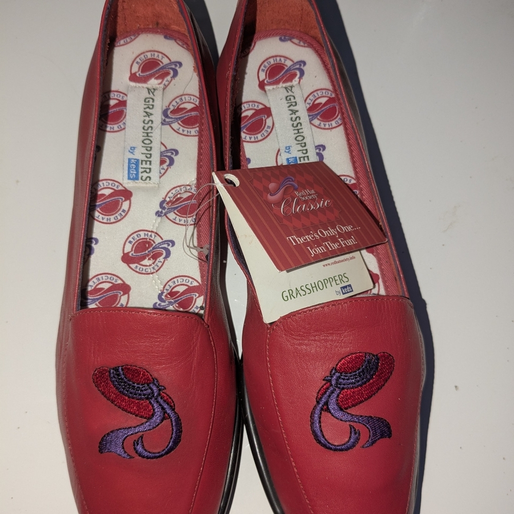 NWT sz 8 RED HAT SOCIETY Loafers